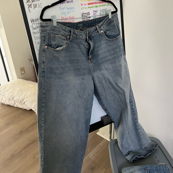 Wild Fable Light Blue Straight Leg Jeans - Picture 1 of 3